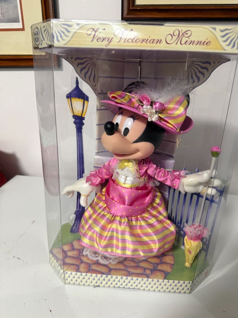 Mattel Minnie Mouse  Victorian Doll